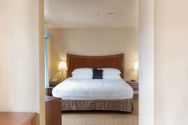 Red Lion Inn and Suites McMinnville